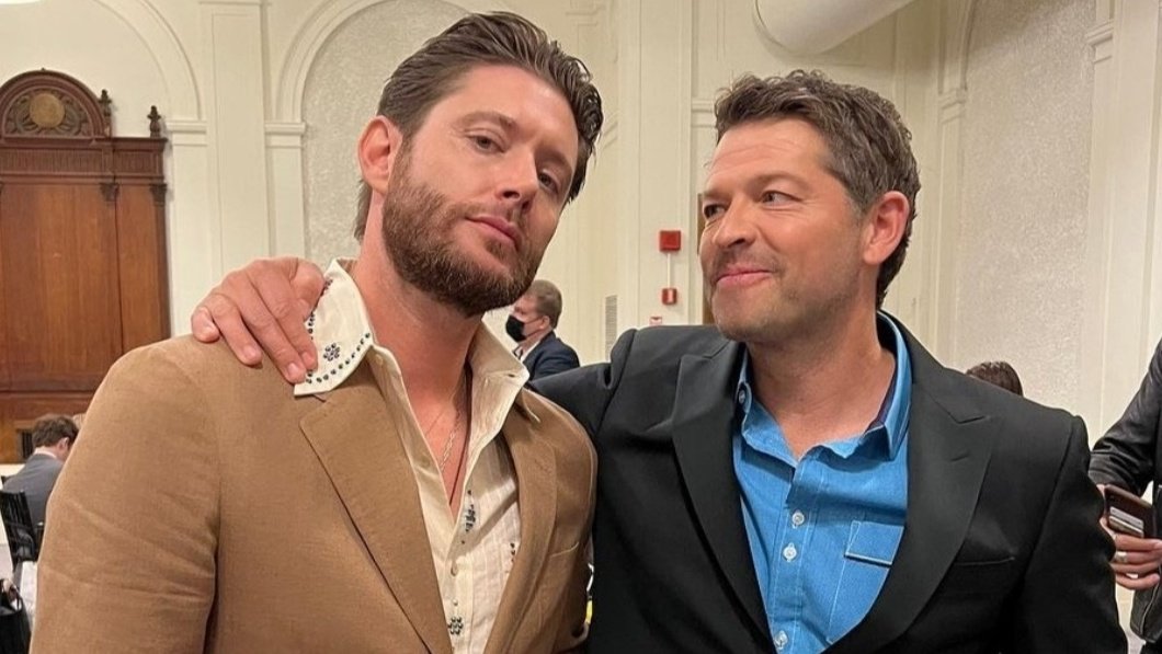 CasIsLoved's tweet photo. Jensen Ackles: exists
Misha Collins: https://t.co/6GQAmdnJTu