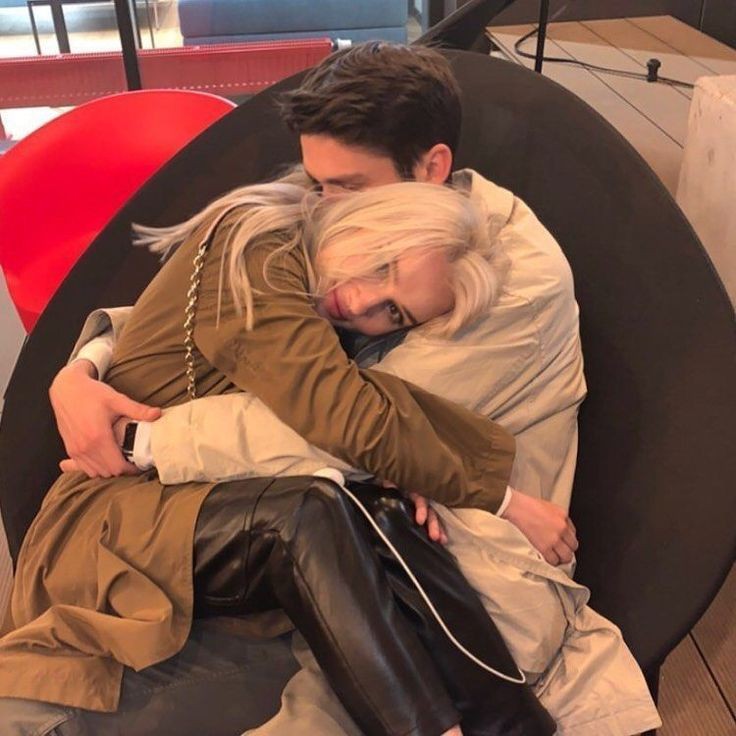 *   　 　 
✵  　　  ·　　✷  　　　 * * 　 
　 　 ✵  ˚  　
and when I felt like I was an old cardigan under someone's bed, you put me on and said that I was your favourite ✨