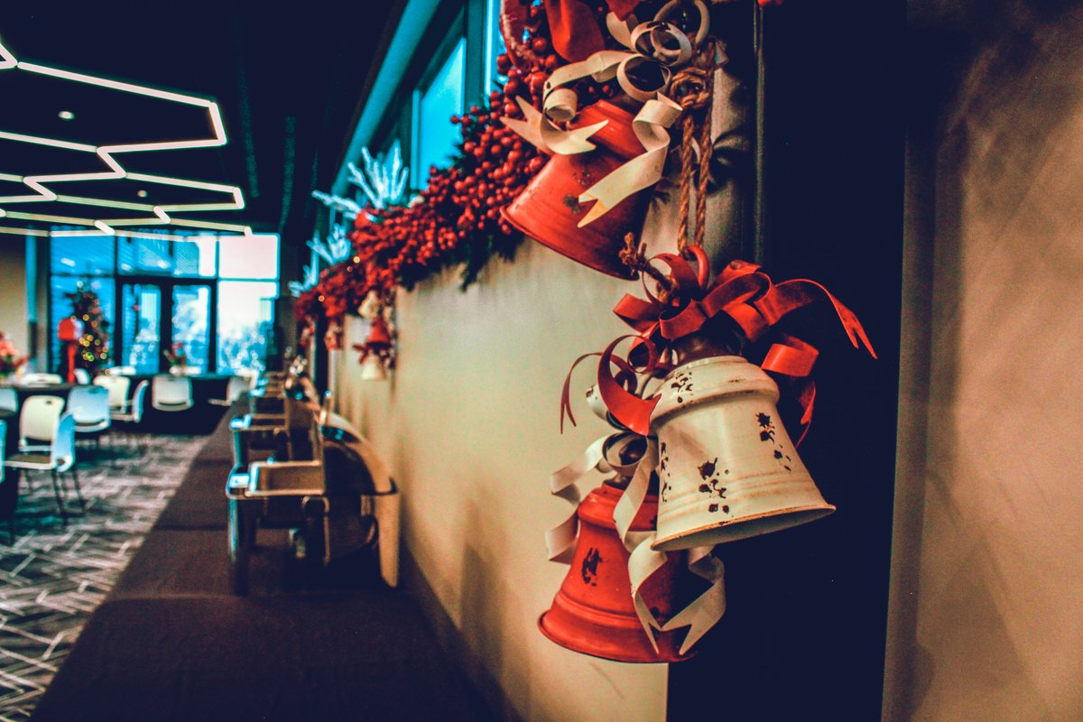 EnchantedNPole's tweet photo. Almost Christmas 😆 Experience the Christmas joy a couple days early at The Enchanted North Pole! ⛄️ 

Ticket are available at https://t.co/cSZ1yokWmX ❄️ https://t.co/bNRza8qZff