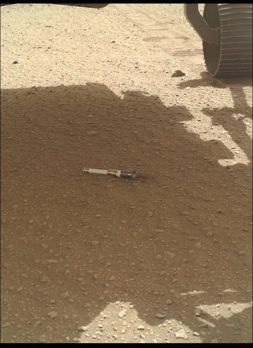 fredHeller1's tweet photo. First tube  down!!

#samplingmars  #marsamplereturn 
#3forks #samplesdepot https://t.co/TPo7YUPldT