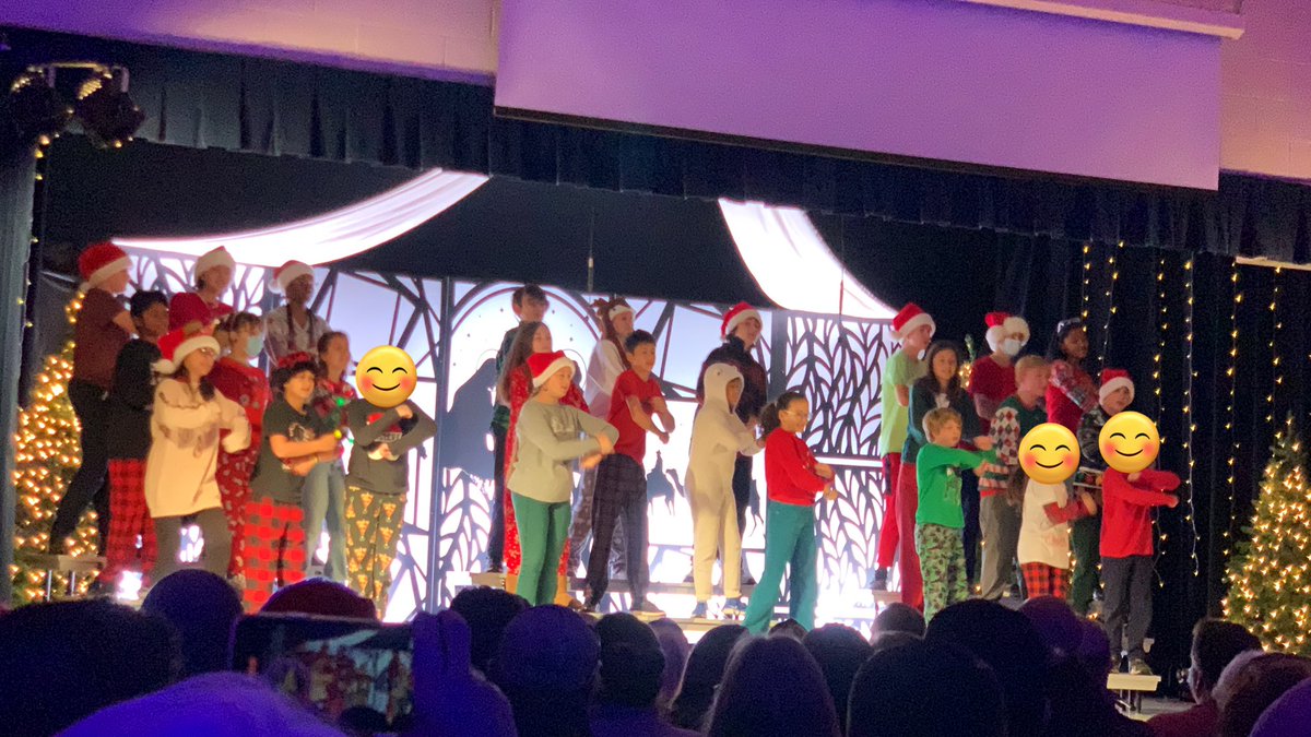 Emily Lobo tweet media