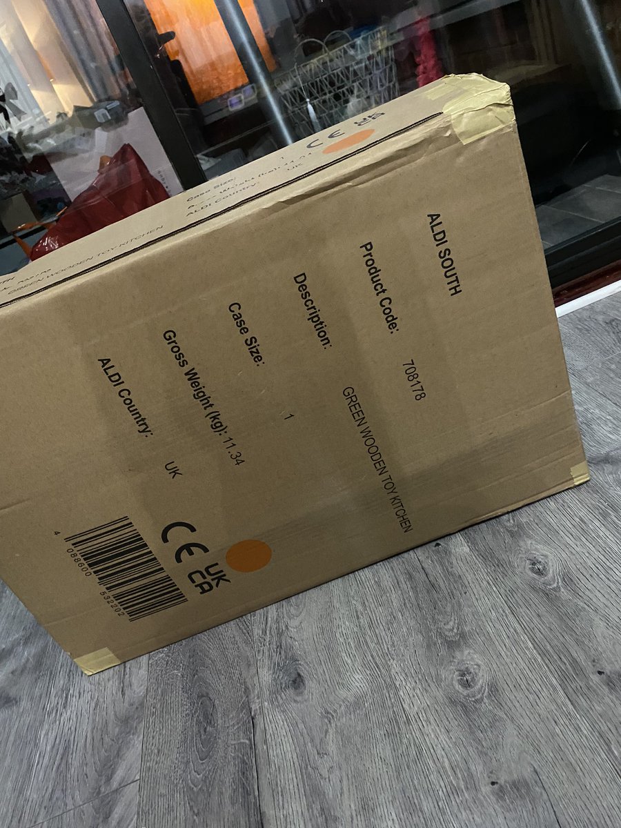 drp1990's tweet photo. @AldiUK ordered a GREY kitchen and you sent me a GREEN one. Too late to get the correct kitchen delivered in time for Christmas so thank you for being so incompetent! I can’t even describe how disappointed I am! https://t.co/TuZSYzyMoE