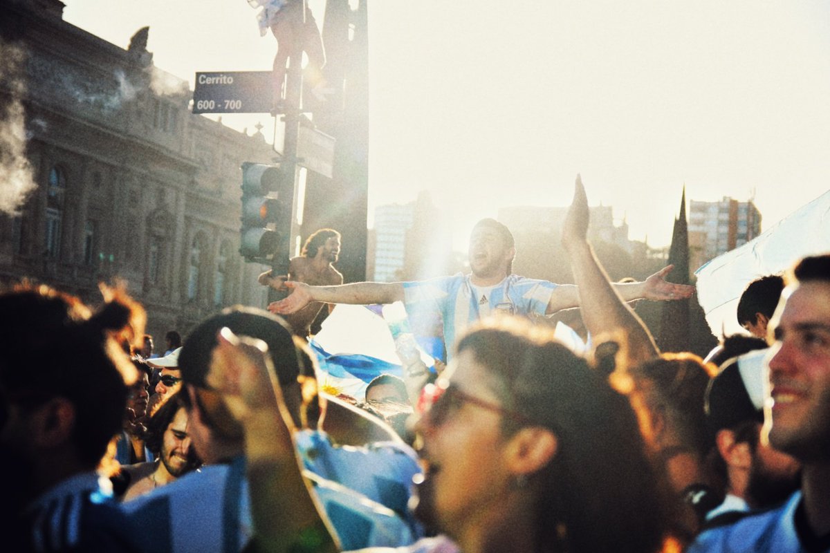 AlecitoGS's tweet photo. Cada vez que estés triste, anda al baúl de tus recuerdos y agarra la fecha 18/12/22. Desde ahora y para siempre, nuestro eterno y adorado refugio de felicidad🇦🇷! https://t.co/r3rpoWTW62