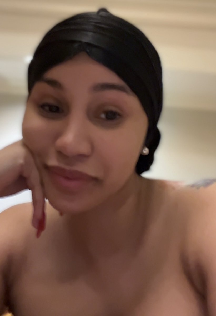 iamcardib's tweet image. With no make up OR With make up?💄💋