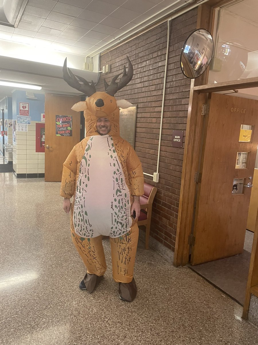 MsSessoms's tweet photo. Happy Winter Break! @JVFElementary @jvfptso and thanks Mr. Nate (Beacon Rec) for your special reindeer appearance! #JVFConnectED https://t.co/CBXjopZCGW