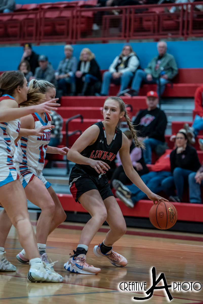 JACreativePhoto's tweet photo. 🏀📷Gallery from @senior_wbball vs. @LinnMarGBB last night at NORA. Hot shooting Linn Mar got the win. #iahsbkb #shotclockera
https://t.co/2HA3UI77lb https://t.co/0P2qzhpvbm