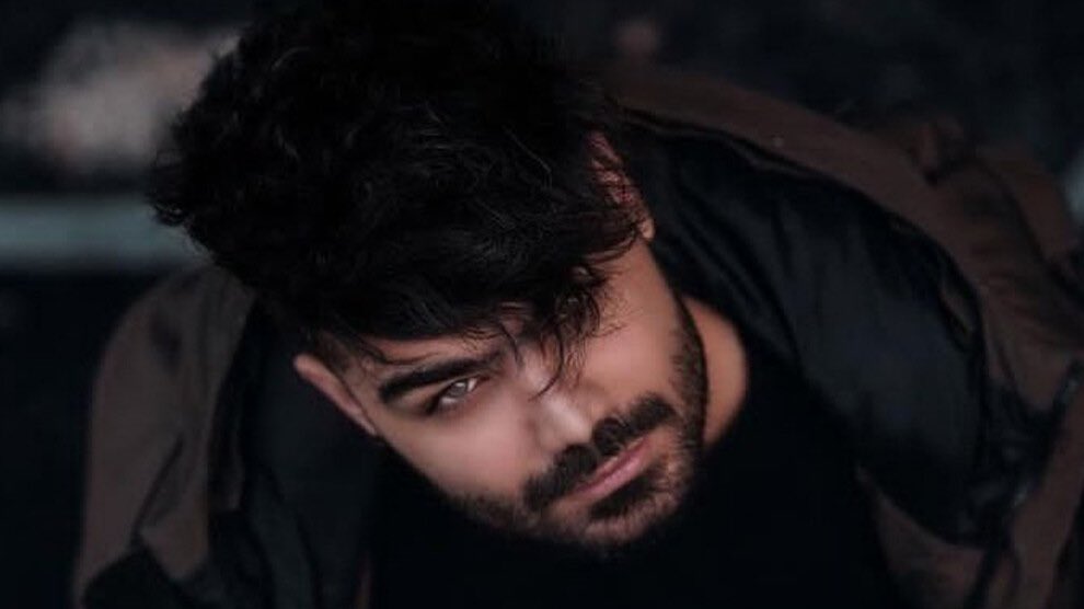 arminarefi's tweet photo. LE RAPPEUR Saman Yassin, condamné à mort en #Iran pour avoir soutenu les manifestants, aurait fait une tentative de suicide mardi 20 décembre en raison de ses piètres conditions de détention dans la prison Rajaeishahr de Karaj, ville à l’ouest de Téhéran, selon @KurdistanHRN. https://t.co/i1FqrNZMoD