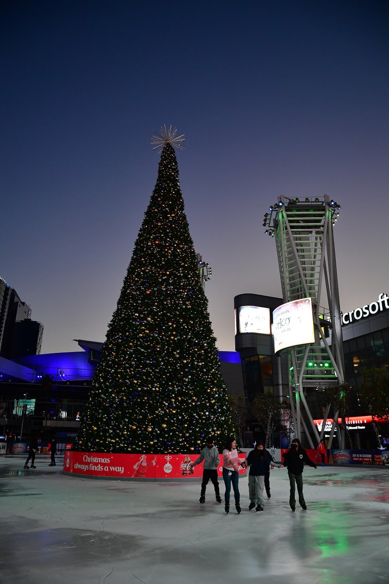Looking for a fun holiday activity to do with your loved ones? ❄️ 
Kings Holiday Ice is open now until January 8th! 🎄⛸️ 
Details: lalive.com/holidayice