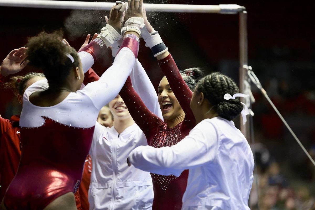 BamaGymnastics's tweet photo. Counting down the days until Jan. 6⏳
#RollTide | #BamaBuzz https://t.co/HWq1XcOEoN
