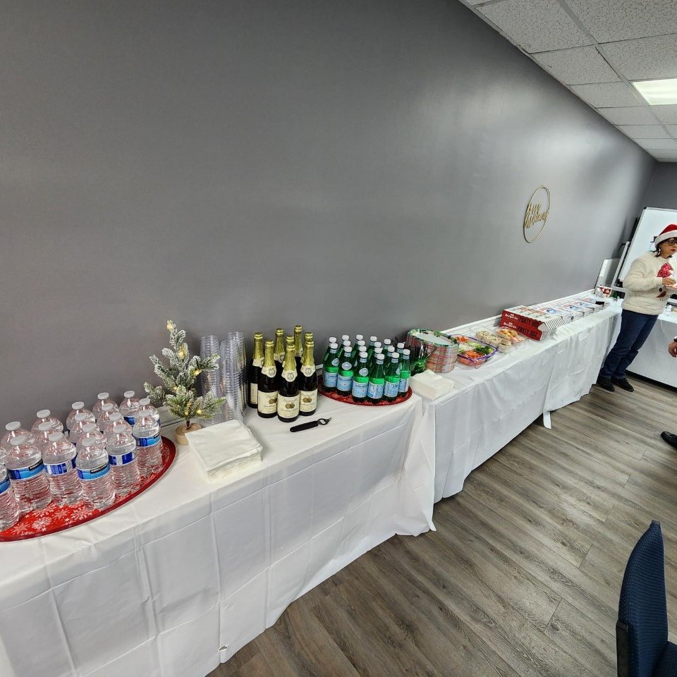 AADriving's tweet photo. We had our Holiday Office Party on Monday the 19th - with a White Christmas theme- and an outstanding turnout! 

To our AA Driving Academy customers, hope you all enjoy the holiday season!🎅🎄🎆☃️ https://t.co/ltOmtKjivA