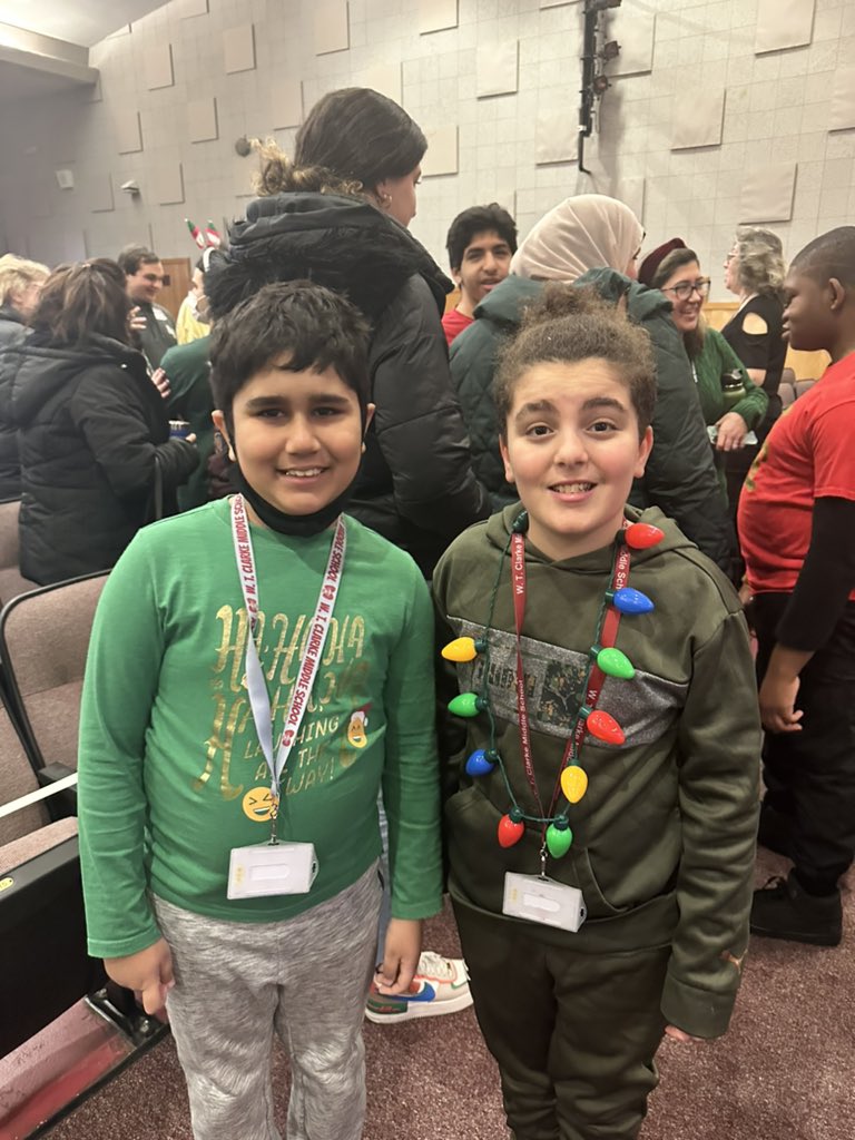 DrMurrayPsych's tweet photo. In the Christmas Spirit at our REACH holiday concert! @WTClarkeMS https://t.co/8WGfeepm1a