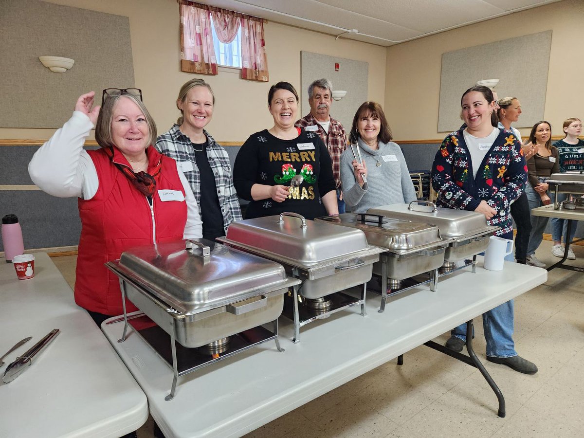 SFAPVNC's tweet photo. For the first time in years, we did it! A festive Christmas luncheon for our school community. Thank you to our amazing C.S.C. and the MANY volunteers who made this possible. @coachsteveaaa @JulieA_Selby https://t.co/NOhGud7XqN