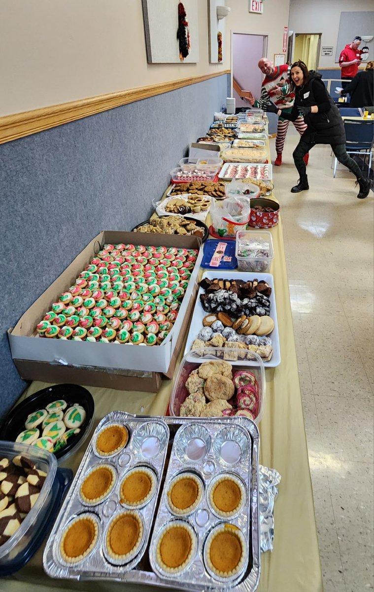 SFAPVNC's tweet photo. For the first time in years, we did it! A festive Christmas luncheon for our school community. Thank you to our amazing C.S.C. and the MANY volunteers who made this possible. @coachsteveaaa @JulieA_Selby https://t.co/NOhGud7XqN