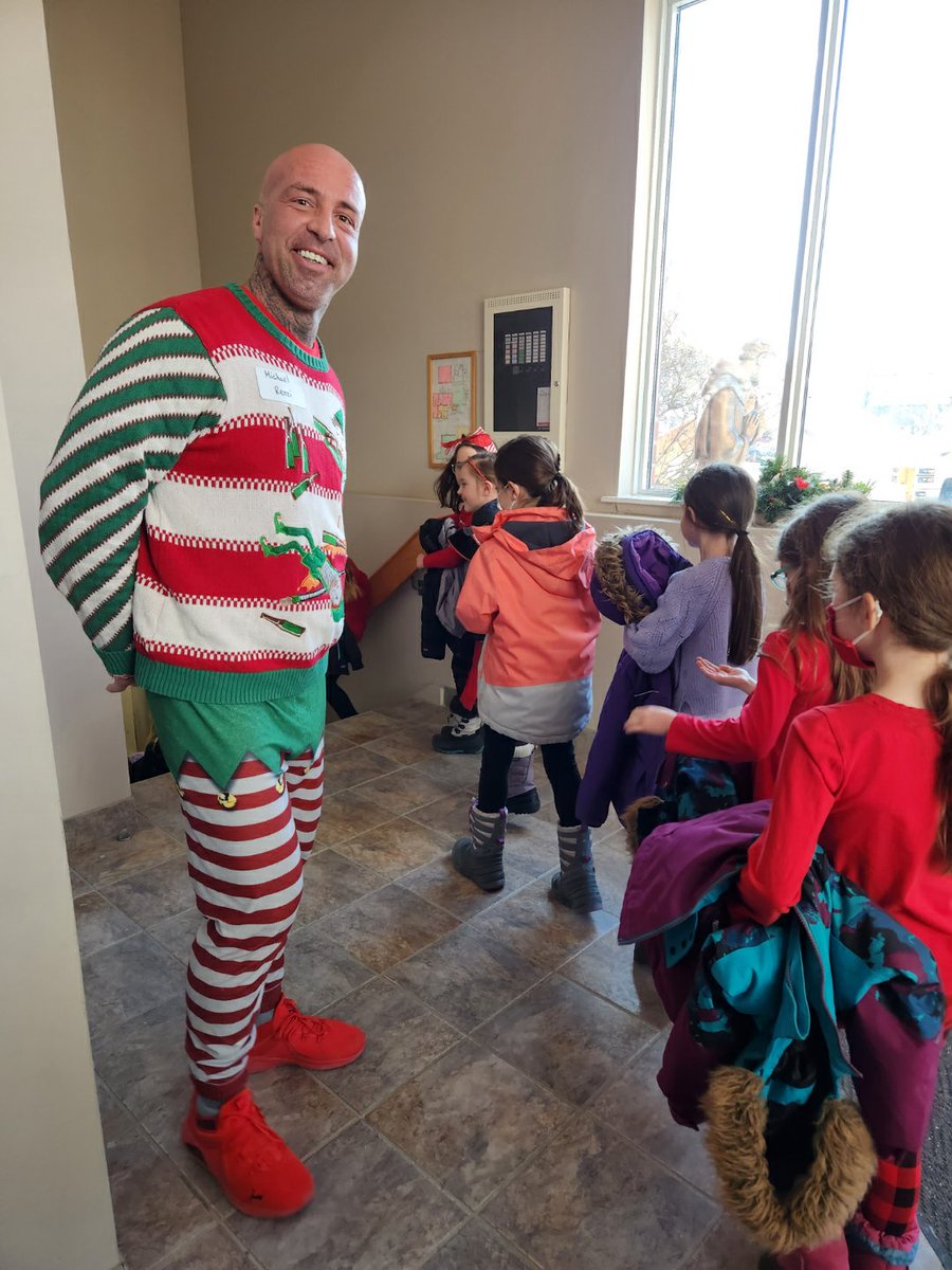 SFAPVNC's tweet photo. For the first time in years, we did it! A festive Christmas luncheon for our school community. Thank you to our amazing C.S.C. and the MANY volunteers who made this possible. @coachsteveaaa @JulieA_Selby https://t.co/NOhGud7XqN