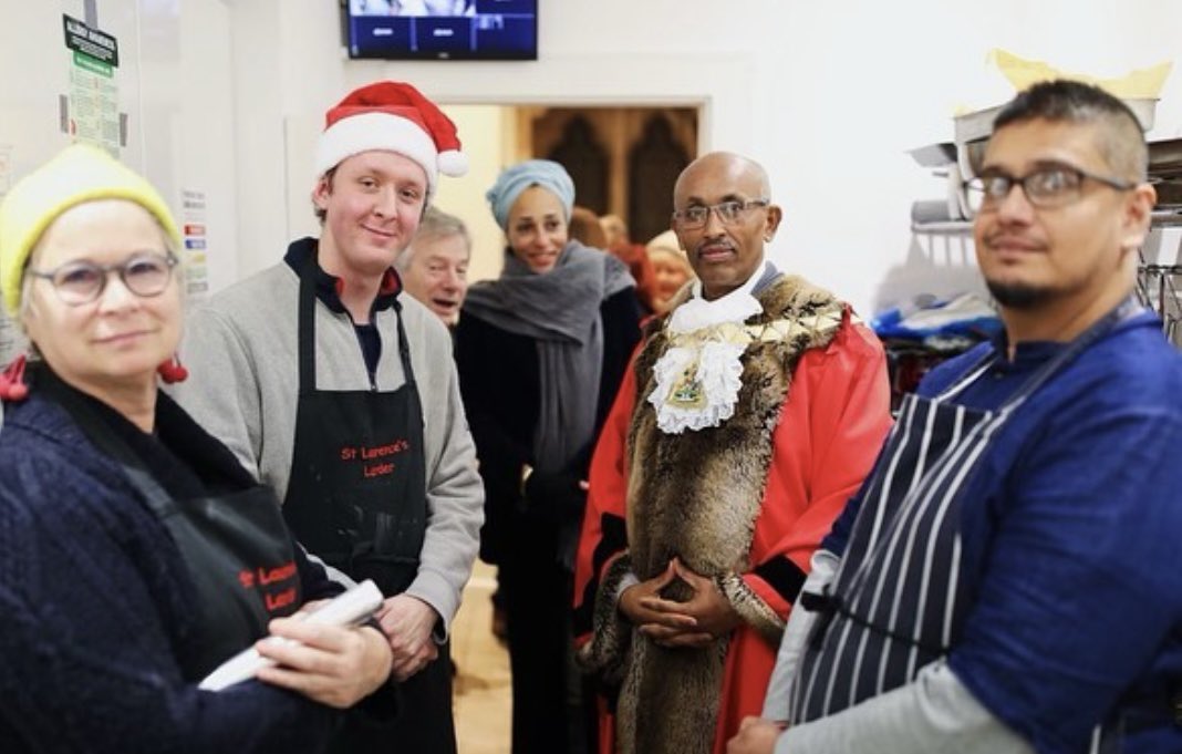 🎄Thank you to everyone who came out to support Laurence’s Larder last week and help celebrate our re-opening. 

We also announced the appointment of our first patron #ZadieSmith, who grew up locally and is a vital part of the volunteer team! 

#StLaurencesNW6
