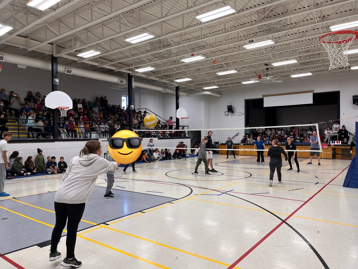 Today at <a href="/GrandvalleyDPS/">Grand Valley DPS</a> the entire school enjoyed some friendly competition ….staff vs intermediate students volleyball game! There was lots of cheers but everyone had a blast! <a href="/ugdsb/">Upper Grand DSB</a>