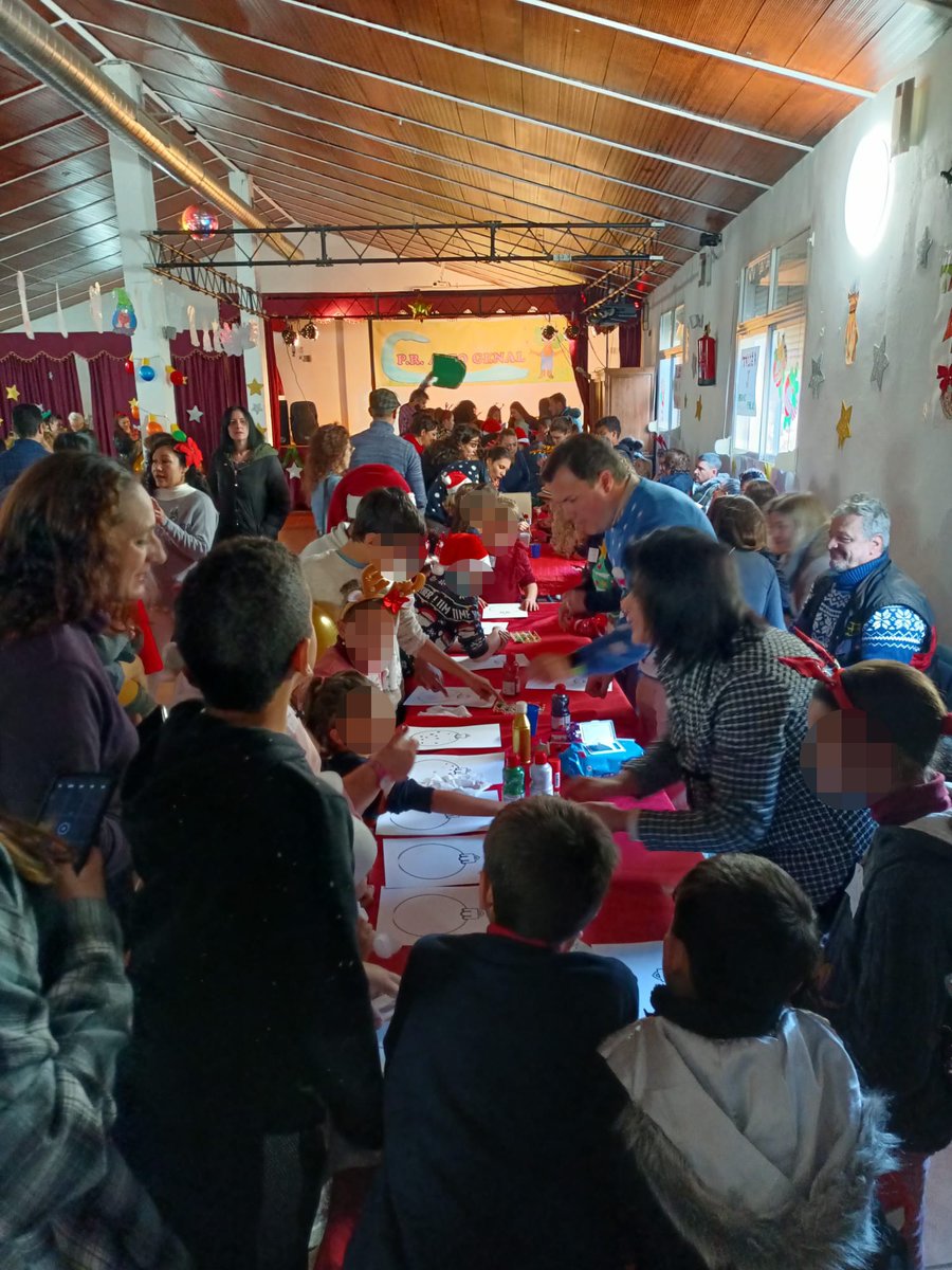 AltoGenal's tweet photo. LOS #ALUMNOS DEL CPR #ALTOGENAL CELEBRAN LA LLEGADA DE LA #NAVIDAD
#ValledelGenal #SerraniadeRonda #Navidad2022 #colegio #Nino https://t.co/cYI4sXLWl2