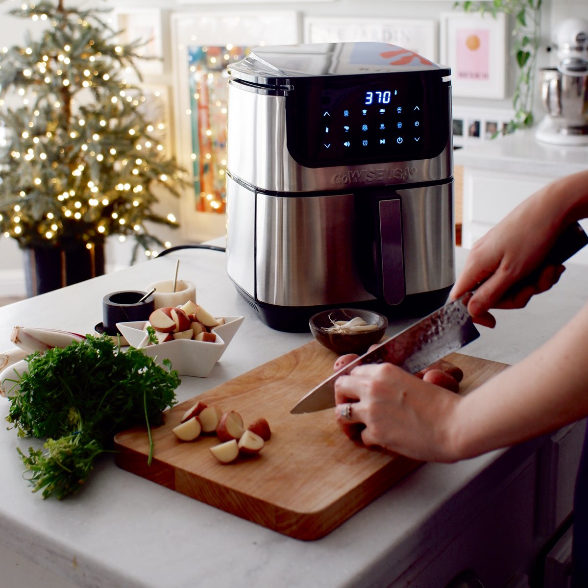GoWISEUSA's tweet photo. Holiday cooking can be stressful, so utilize your kitchen's bff this year when making sides and apps! https://t.co/O2qaMaBxg8