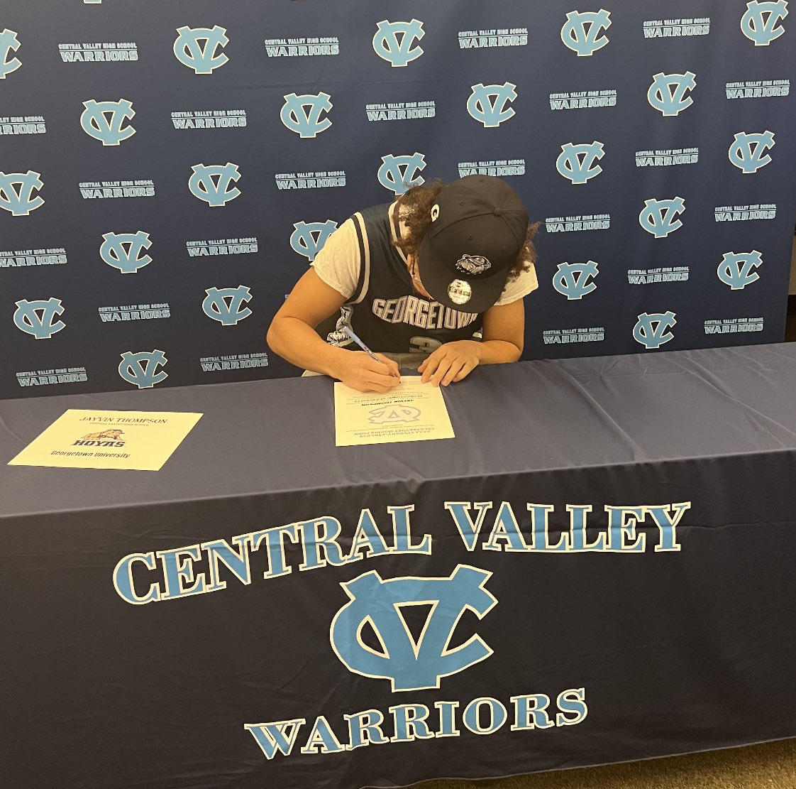 New Chapter✍🏽<a href="/CoachThames21/">Steve Thames Jr.</a> <a href="/CoachT_82/">Kenneth Tinsley</a> #HoyaSaxa