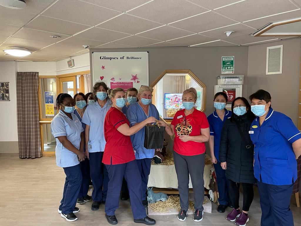 RoseANaylor's tweet photo. Christmas has come early to Sandybrook 🌲 thank you so much @powerhouseje for your very generous donation of 2 Bluetooth speakers🎶 Lead Nurse @JennaMackay4 handing them to the team - 🙏everyone was delighted🎅 🤶 @GovJsyHCS @735James @jessiem11898218 https://t.co/OwR3xRvGl9