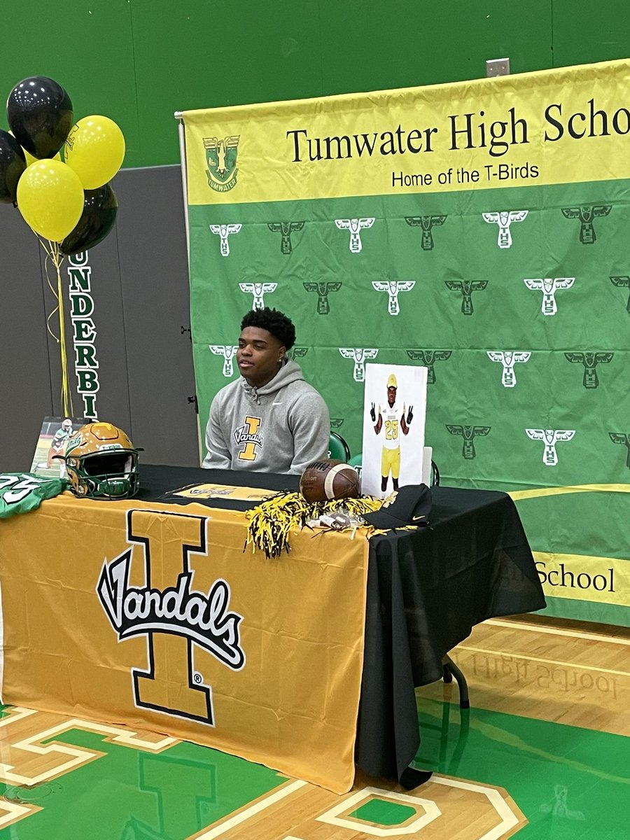 Congratulations to Tumwater c/o 2023 RB Carlos Matheney on signing your LOI with Univ of Idaho today! #NGUNNGU 🔰