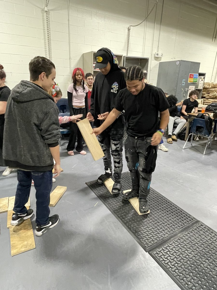 FordCTC's tweet image. Cross-program collaboration prepares students to work on cross-sector teams in the workplace. #FordCTC #edpathwaystosuccess #skilledtrainedready #greatfuturesstartrighthere