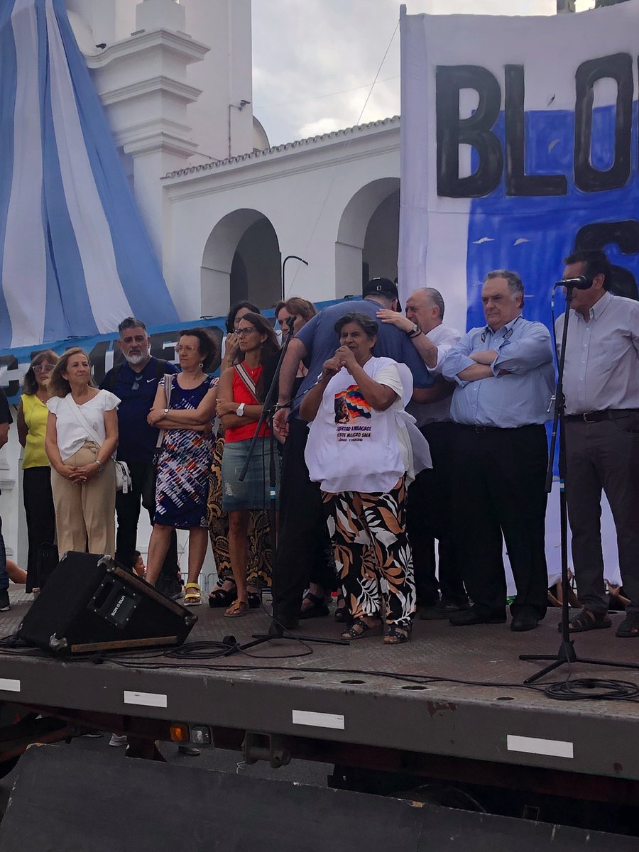 Desde hoy iniciamos tres jornadas de acampe para exigir, una vez más, una navidad sin presos ni presas políticas.

INDULTO A MILAGRO SALA YA