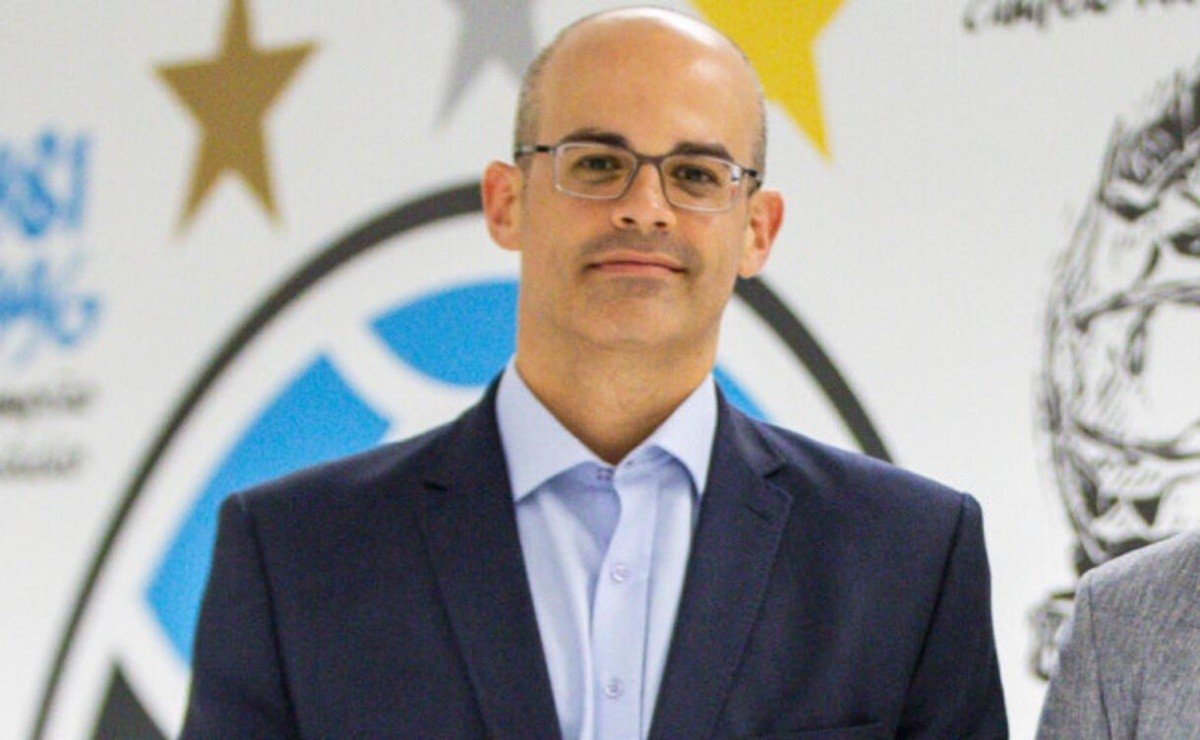 blitztricolor's tweet photo. "Quero fazer um agradecimento ao Celso Rigo, pela parceria de sempre com o clube, sempre que chamado foi um parceiro que não foge da luta. Em nome do Grêmio, queremos te agradecer, por proporcionar que um atleta do porte do Carballo esteja no nosso elenco hoje."

- Paulo Caleffi https://t.co/dYhnl05GcH