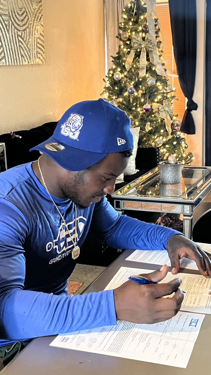 IT’S OFFICIAL‼️ Today I signed my national letter of intent to continue my education and play division 1 football for <a href="/TSUTigersFB/">Tennessee State Football</a>. Thank you to everyone who has helped me along this journey. Feels good to still be saying #GoBigBLUE #nextchapter 🔵🐅 🔴