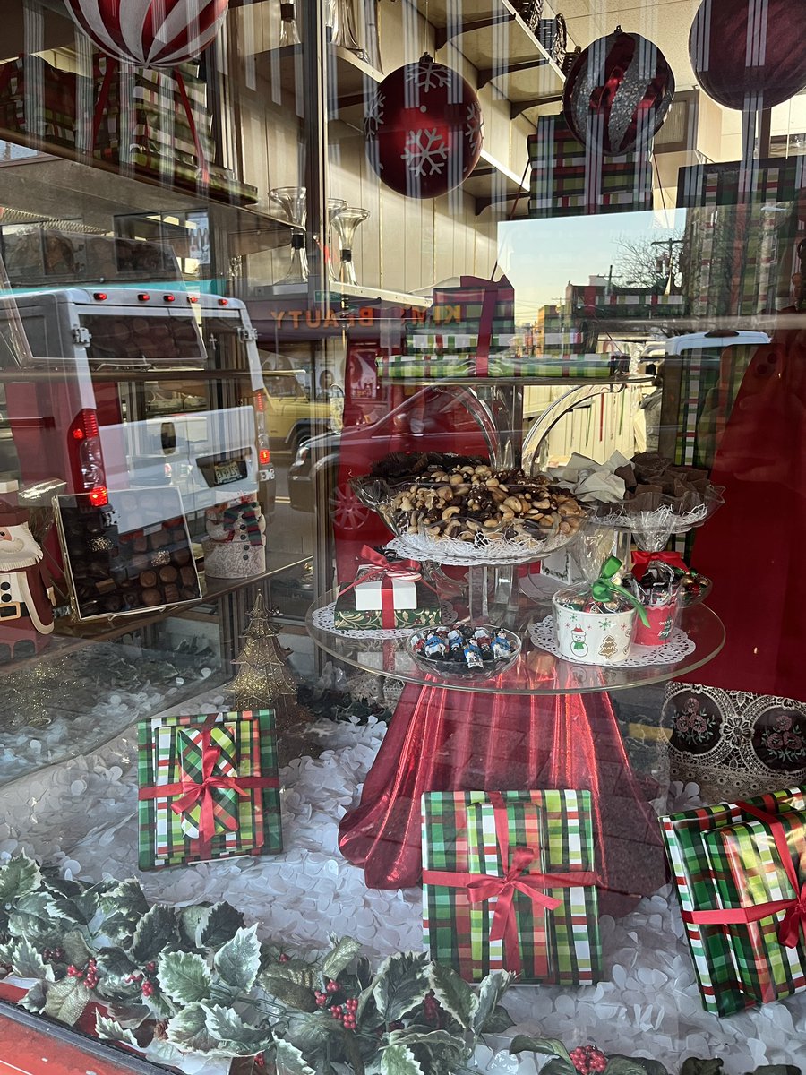 Jeremy Schneider on Twitter "If you’re looking for chocolates as a