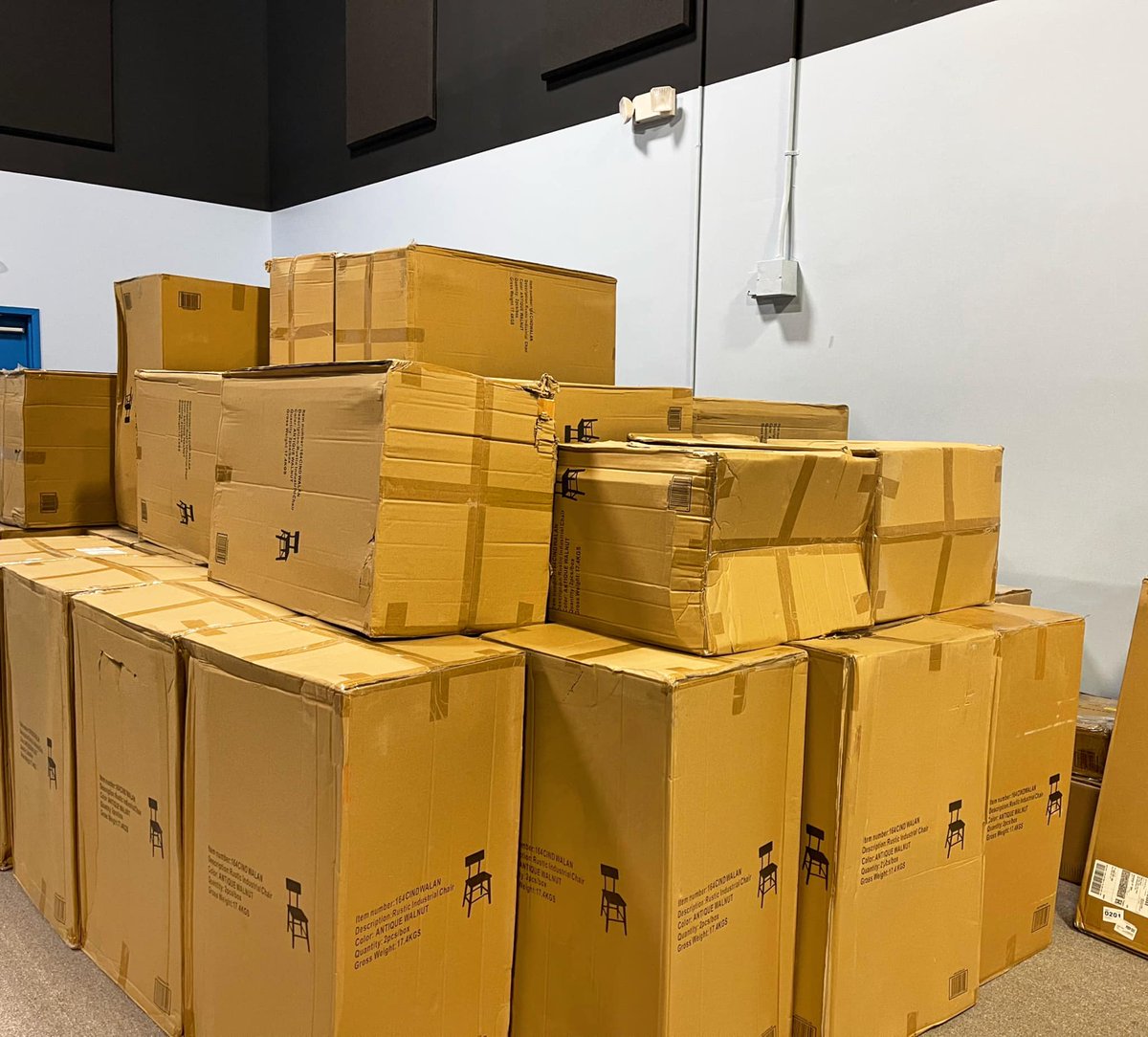 Big things happening over here 👏📦