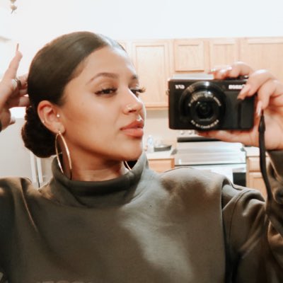 Cicii_Mitchell's tweet photo. #NewProfilePic https://t.co/tYLJeeVKzi
