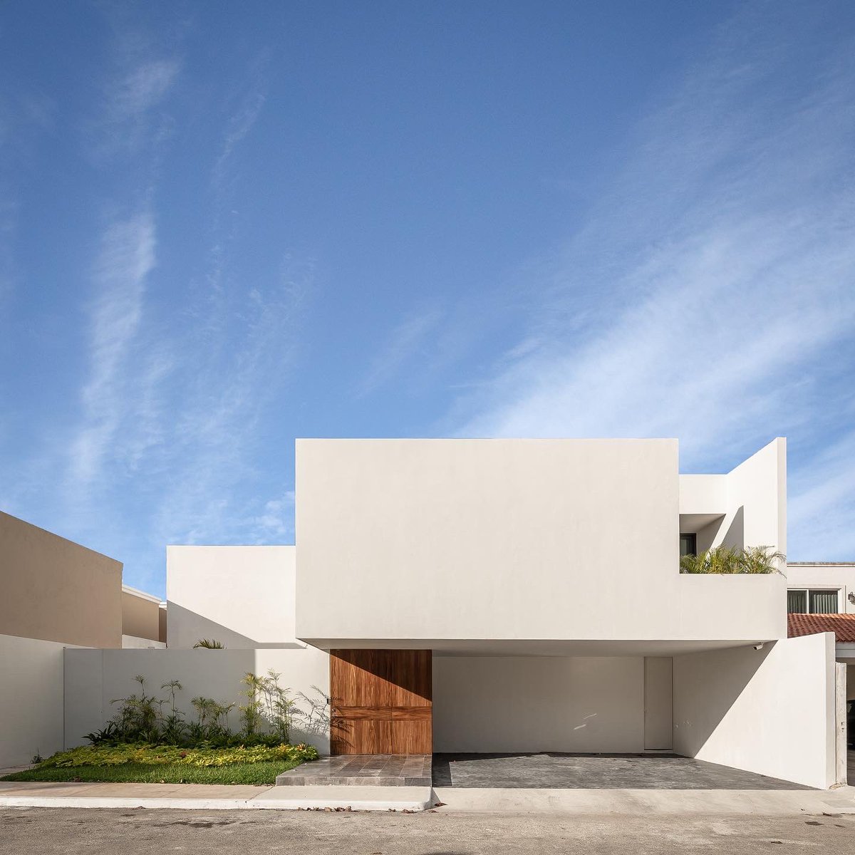 Arqenblanco's tweet photo. Casa Montecristo - MIKA dsa 
Imagen: Manolo Solís 
________________________________
#mika #manolosolis #merida #mexico #arquitecturamexico #arquitecturamexicana #arquitecturaenblanco #arquitectura #proyecto #archdaily #architecturehunter #architecture #archlover #arch #archdesign https://t.co/mnp8Gp7SnX