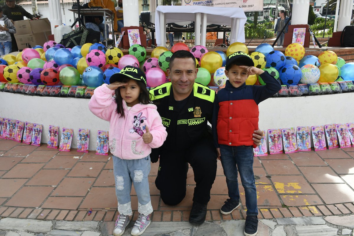 PoliciaNteSder tweet picture