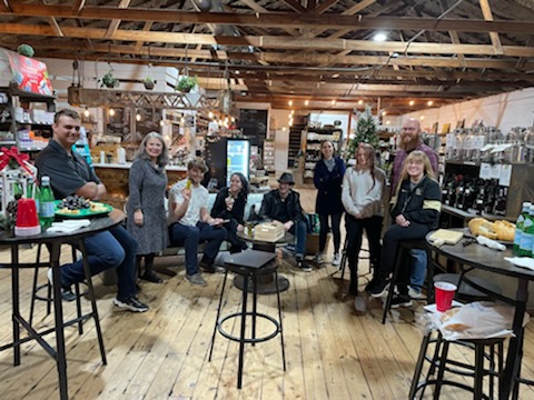 HardingForLang's tweet photo. The Italian Club finished out the year festively  with an olive oil tasting at Squizito’s and a dessert competition at their Festa di Natale to raise funds for the food pantry at His House. 
A tasty time was had by all at both events! https://t.co/VUw2jtHY0U