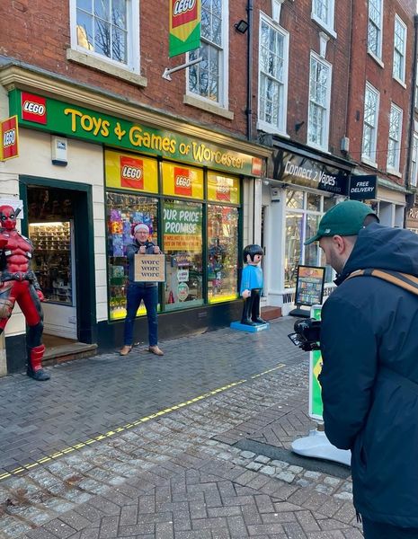 WorcesterBID's tweet photo. Today we've been out and about filming for next years Christmas TV advert! Thank you to all the businesses who participated👏
#makeitworc #makeitfestive 👀 #WorcestershireHour https://t.co/0vaeswZ3T5