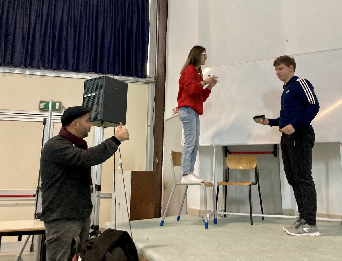 marcobigozzi's tweet photo. 🫶🏻 Si torna a scuola!

🤳🏻 Oggi abbia incontrato un gruppo di studenti dell’istituto #Fossombroni di #Grosseto per parlare di #comunicazione: come si costruisce un testo, che differenza c’è tra una news e un comunicato stampa e come si cercano le informazioni.
#ufficiostampa https://t.co/rXndcOTUrw