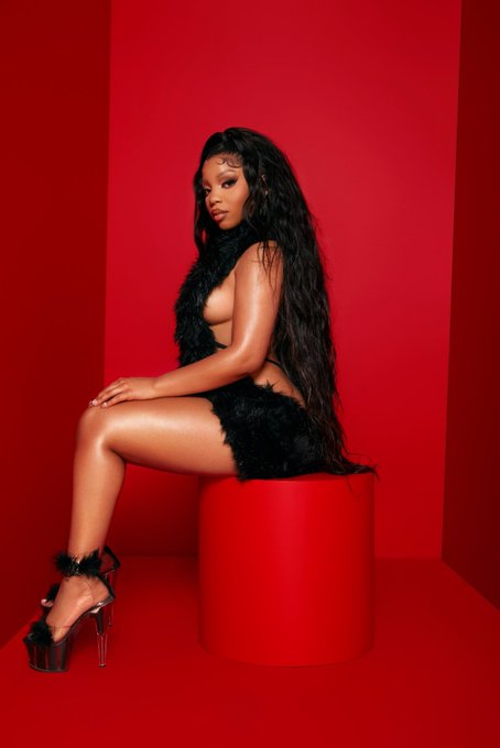 2 pic. all i want for Christmas is you 💋 https://t.co/rNik4N1dQh