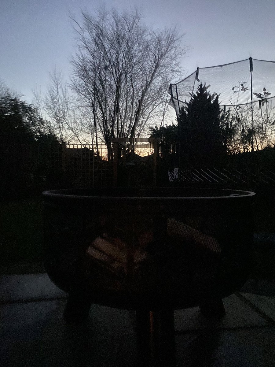 mikip555's tweet photo. Sunset on the longest day #Mathry. Sunset on the shortest day #Southwell. 2022. https://t.co/LJWCqnTsRp