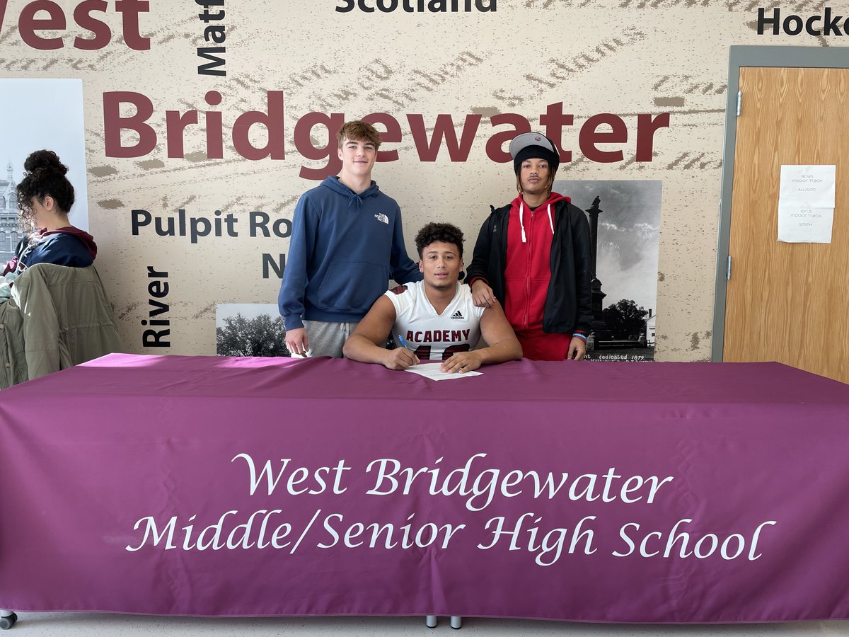 WBMSHSAthletics's tweet photo. Congrats Sean!!
#MilfordAcademy
#homeofthefalcons https://t.co/UCW7hYfmga