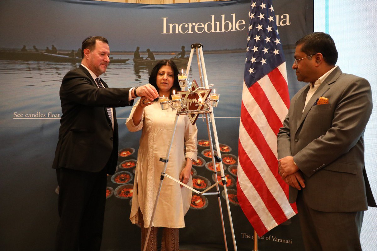 IndiainNewYork's tweet photo. #AzadiKaAmritMahotsav 

A testimony to the strong relations between India, US &amp; Israel &amp; our shared heritage!

@IndiainNewYork celebrated the festival of #Hanukkah in presence of eminent members of Jewish &amp; Indian🇮🇳community &amp; the diplomatic corps.

@MEAIndia 
@IndianEmbassyUS https://t.co/mWd4VksQcF