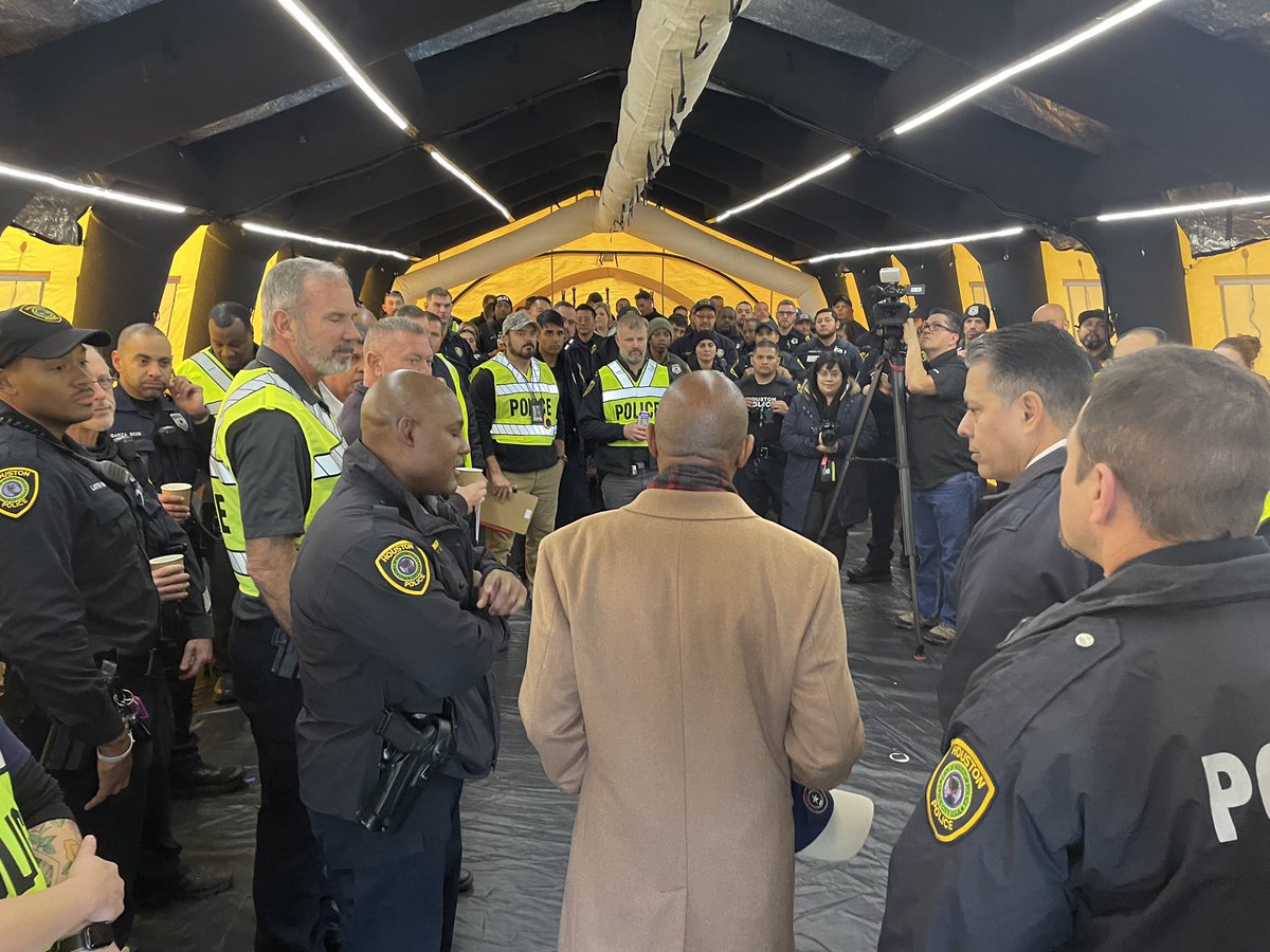 houmayor's tweet photo. I will join @TroyFinner and @FireChiefofHFD for a full media briefing on our full-scale active-shooter threat exercise.
Thanks to all first responders and partners @SETRAC_TX @HCSOTexas participating to practice first responder preparedness, communications &amp; city employee safety. https://t.co/3X7TOdxZ6B