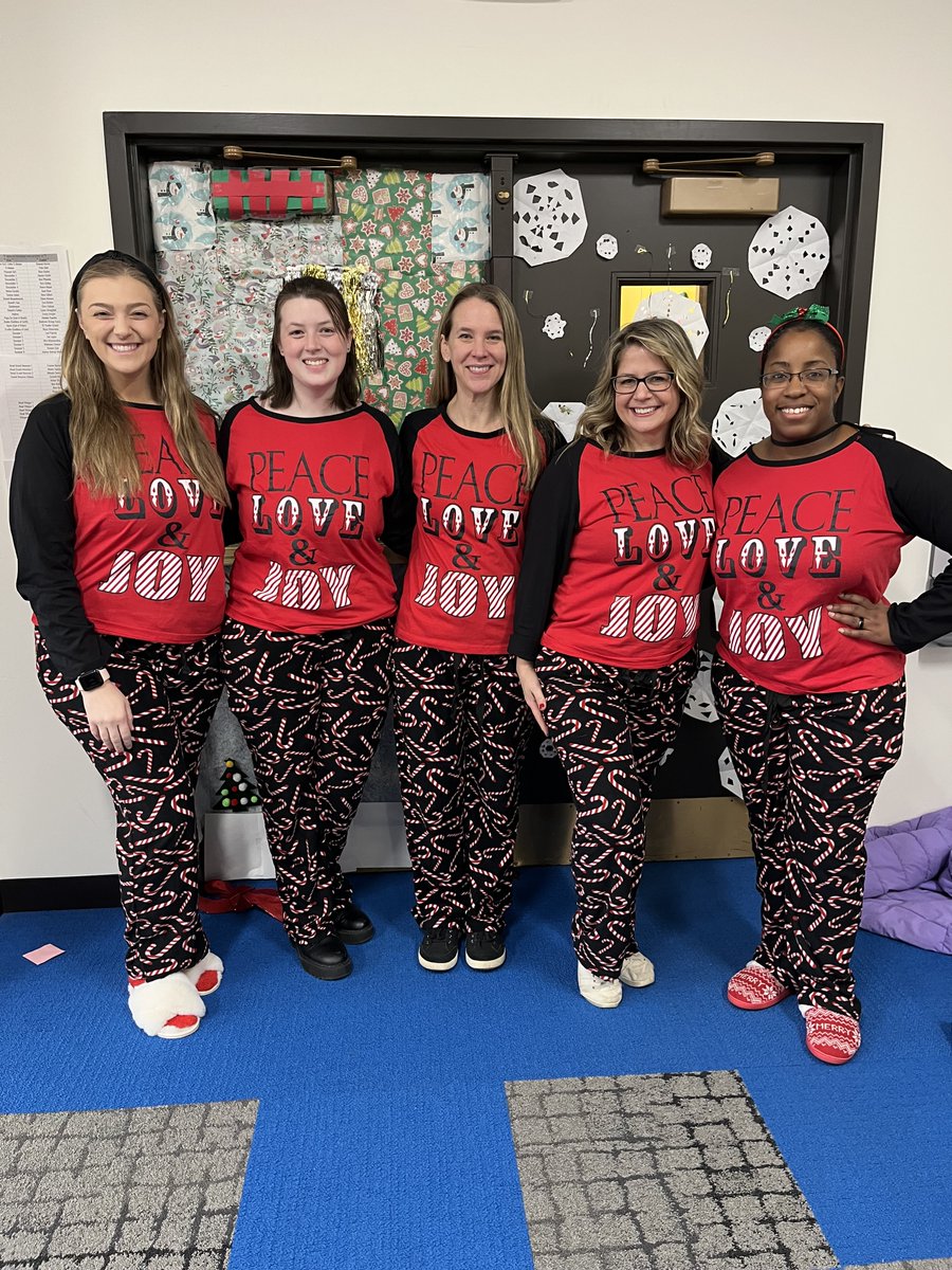 Beye's PBIS team chose JOY as December's theme. Our 4th grade team spread the JOY today. #oakpark97, #WeareD97