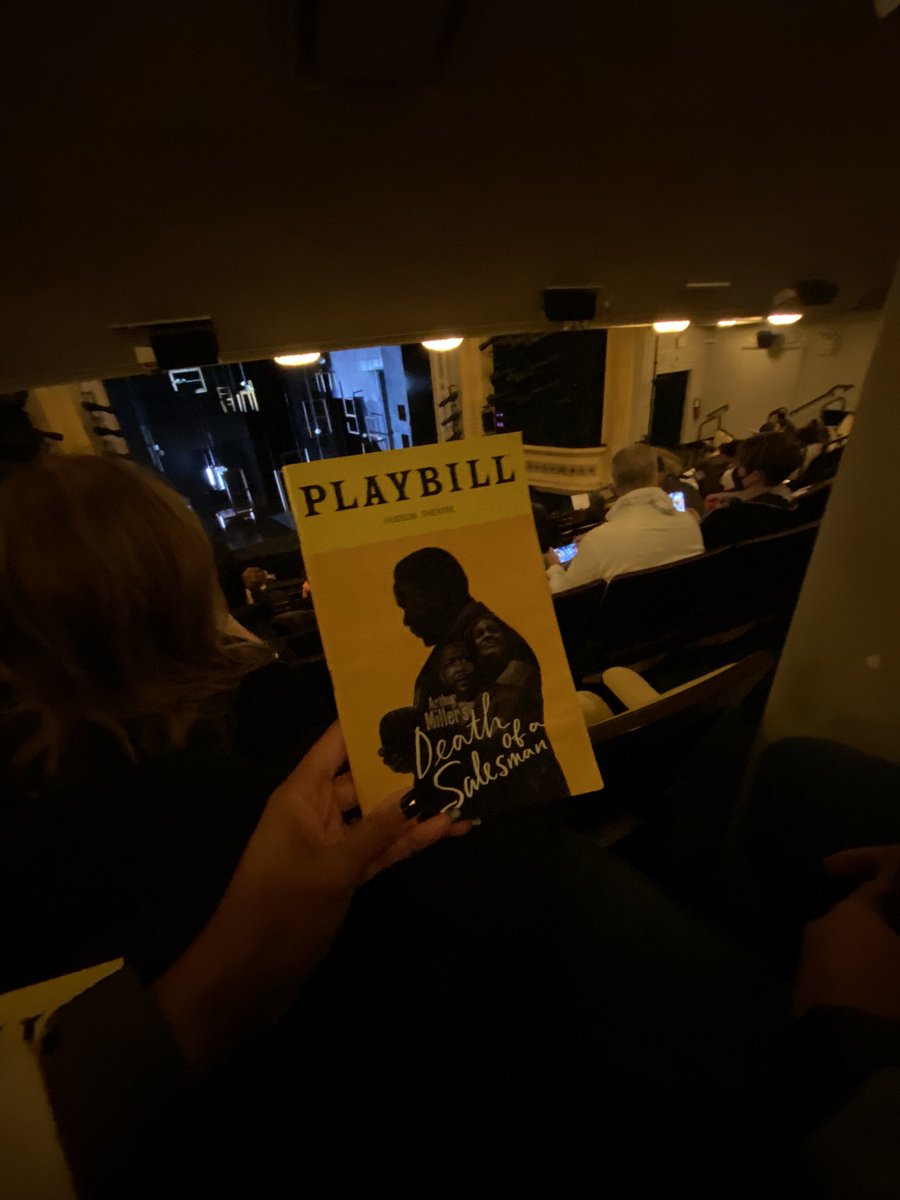 DemiGoodman's tweet photo. So glad we got to watch #deathofasalesman last night lead by @WendellPierce and #sharondclark . The entire cast was phenomenal, as was the direction of @MirandaCromwell of such an iconic play. #stageytweet #fangirling @leemartinmusic https://t.co/pmb2R80Xrc