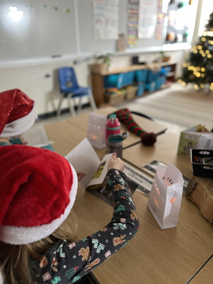selby_grade1's tweet photo. We are enjoying  @selbyschool ‘s new decodable books! It was even cozier reading them with the silent reading luminaries we created 🕯️ 📖 https://t.co/2YRww3eS95