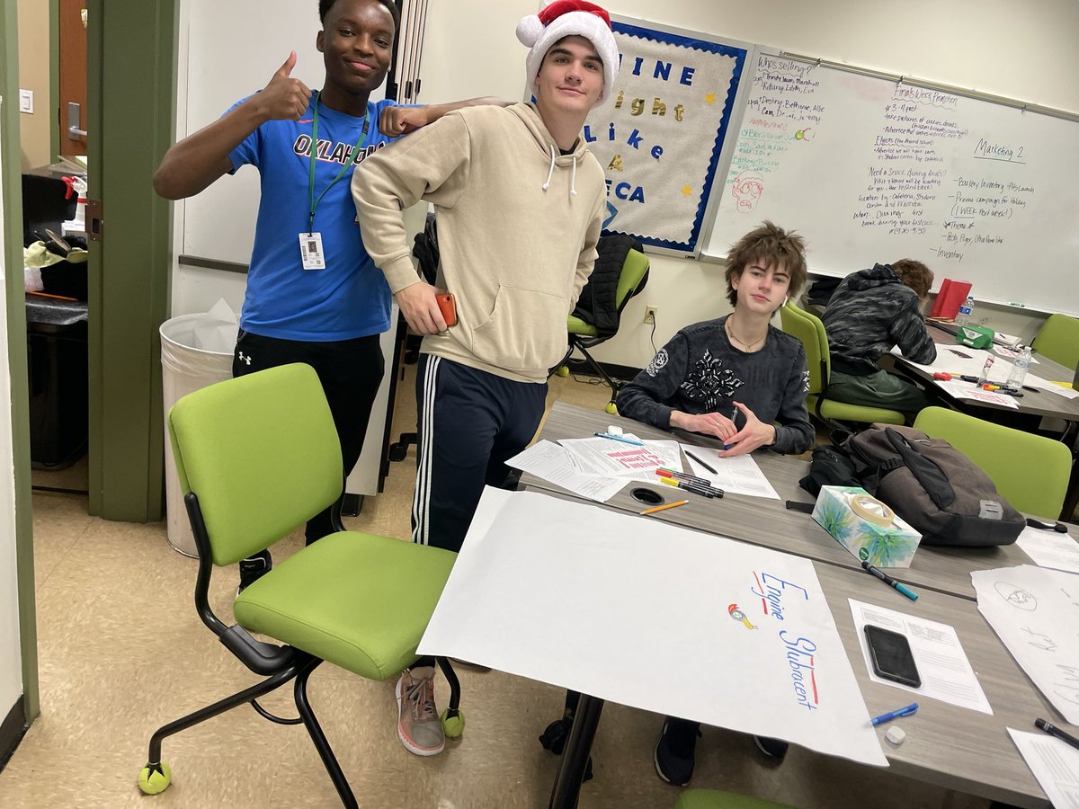 deca_parkview's tweet photo. Marketing 2 students brainstorming new products for slug slime! Believe it or not some of these sound like great ideas! 🤩 #beparkview #spscte https://t.co/cnuj3yZame