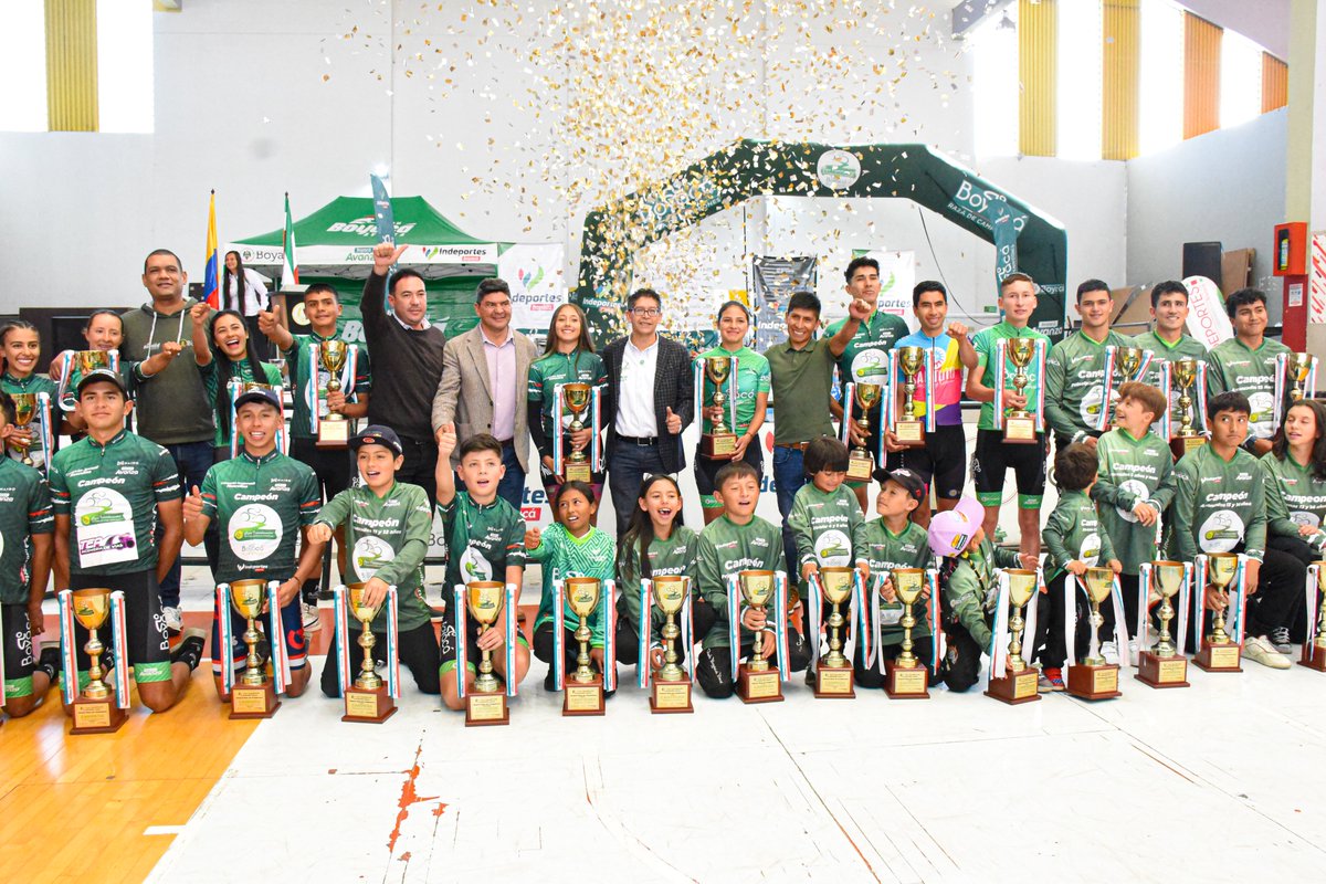 TeamBoyaca_'s tweet photo. #CopaBRC | Imágenes de la clausura de la sexta edición de la Copa Boyacá Raza de Campeones, desarrollada este martes en la ciudad de #Tunja con la presencia de 800 deportistas que participaron en este certamen en las modalidades de ruta, pista, ciclomontañismo y BMX. #SomosBRC https://t.co/tTAyw5ML3Y
