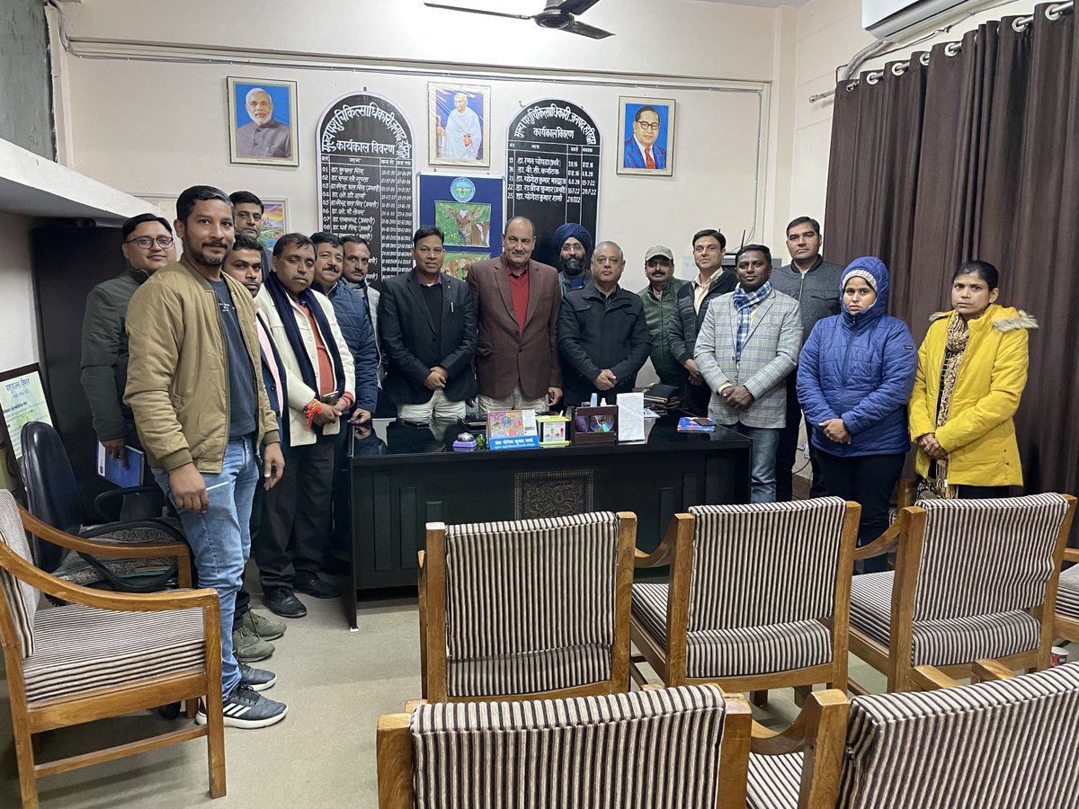 DrVisha64036545's tweet photo. Refresher cum orientation programme of Veterinary officers , pharmacists &amp; livestock extension officers under National Digital livestock Mission at Haridwar District  in the presence of Director Sir,Additional Director Sir,C.E.O ULDB &amp; CVO Haridwar . https://t.co/R79lyTaZIG