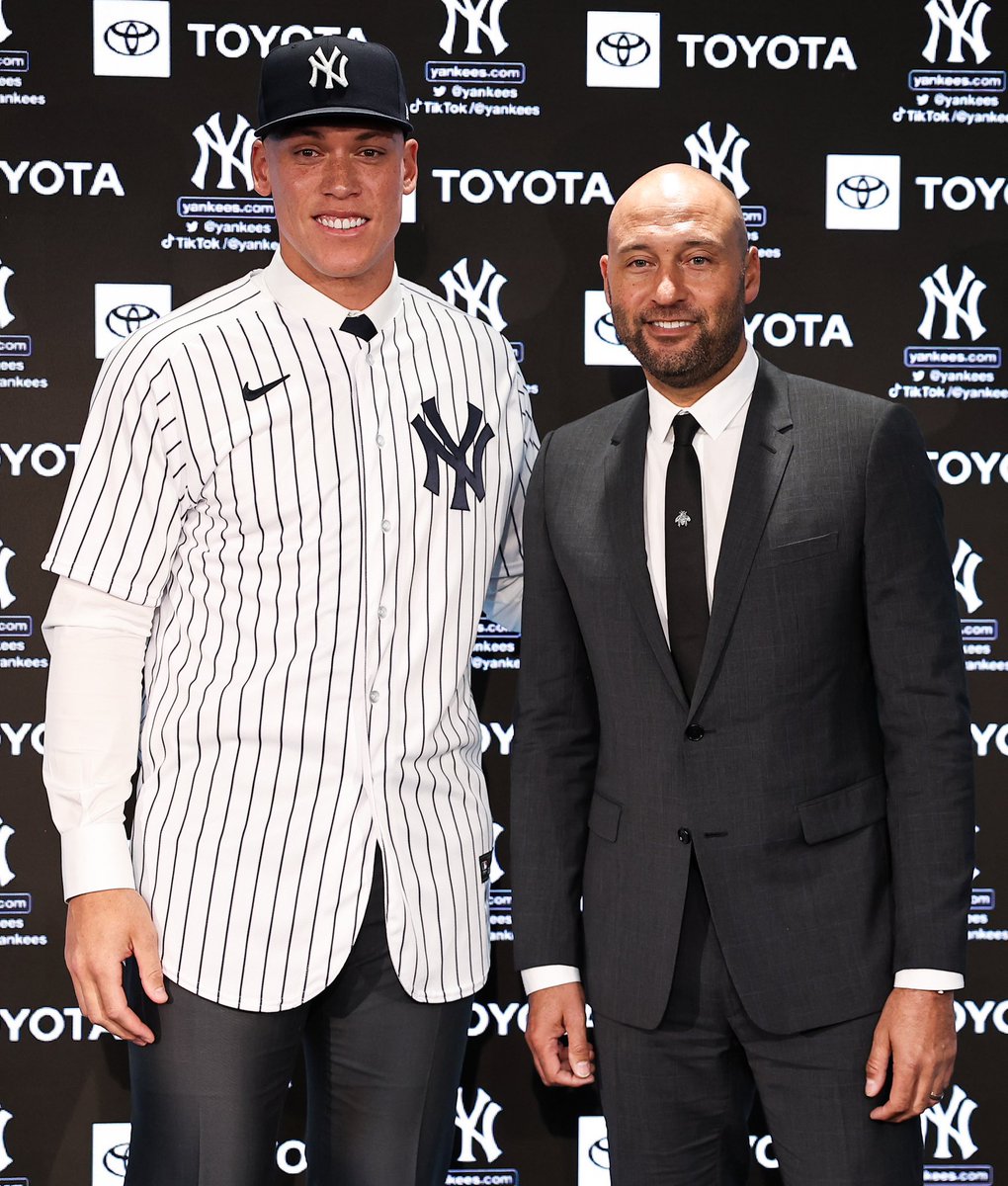PinstripeStrong's tweet photo. 2 Captains! https://t.co/HBYlWBEfZF