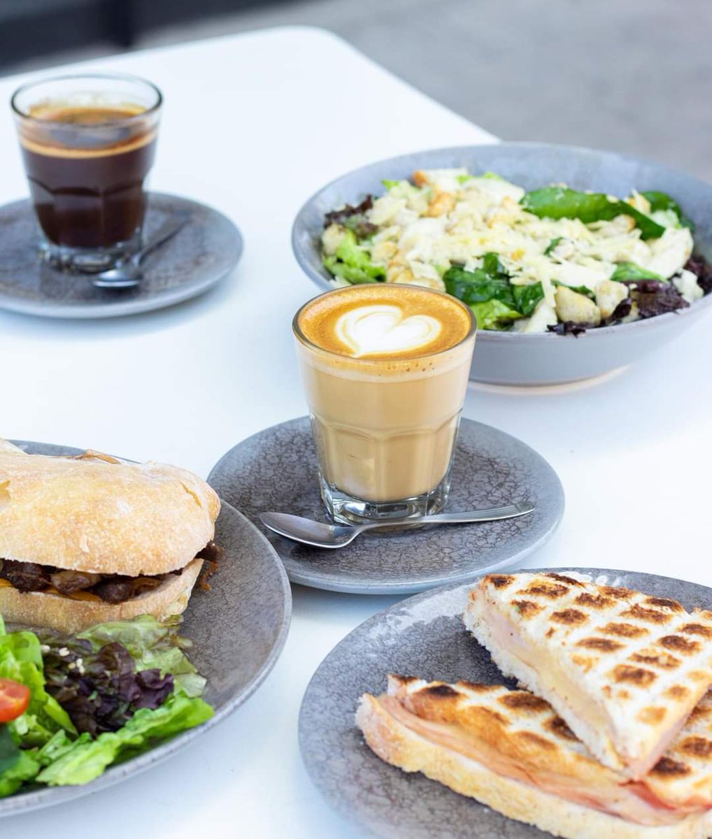Despues de tantos festejos te esperamos con mucha comida y café para recargar energías 🇦🇷🎉